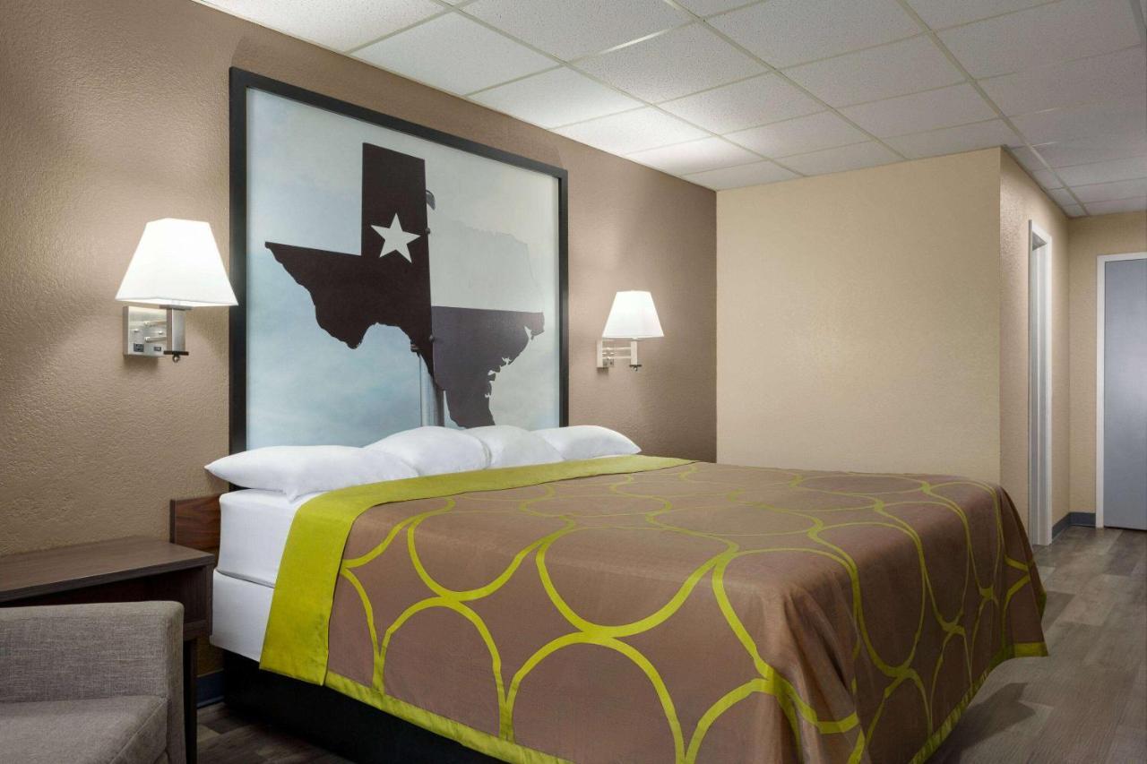 Super 8 By Wyndham Gainesville Tx Exteriör bild