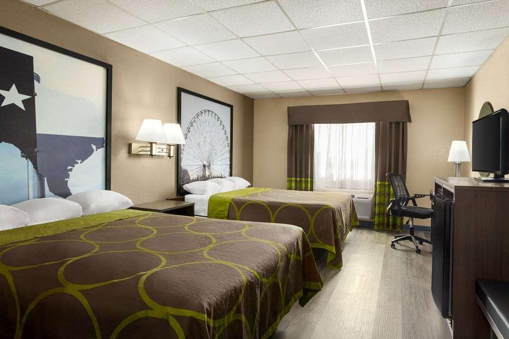 Super 8 By Wyndham Gainesville Tx Rum bild